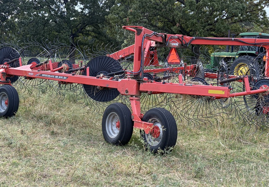 2019 Kuhn SR612 Hay Rake - Image 2