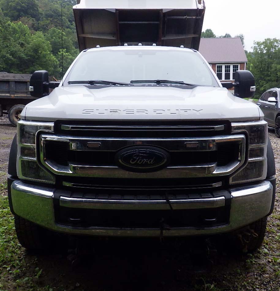 2020 Ford F-550 4×4 Dump Truck - Image 2