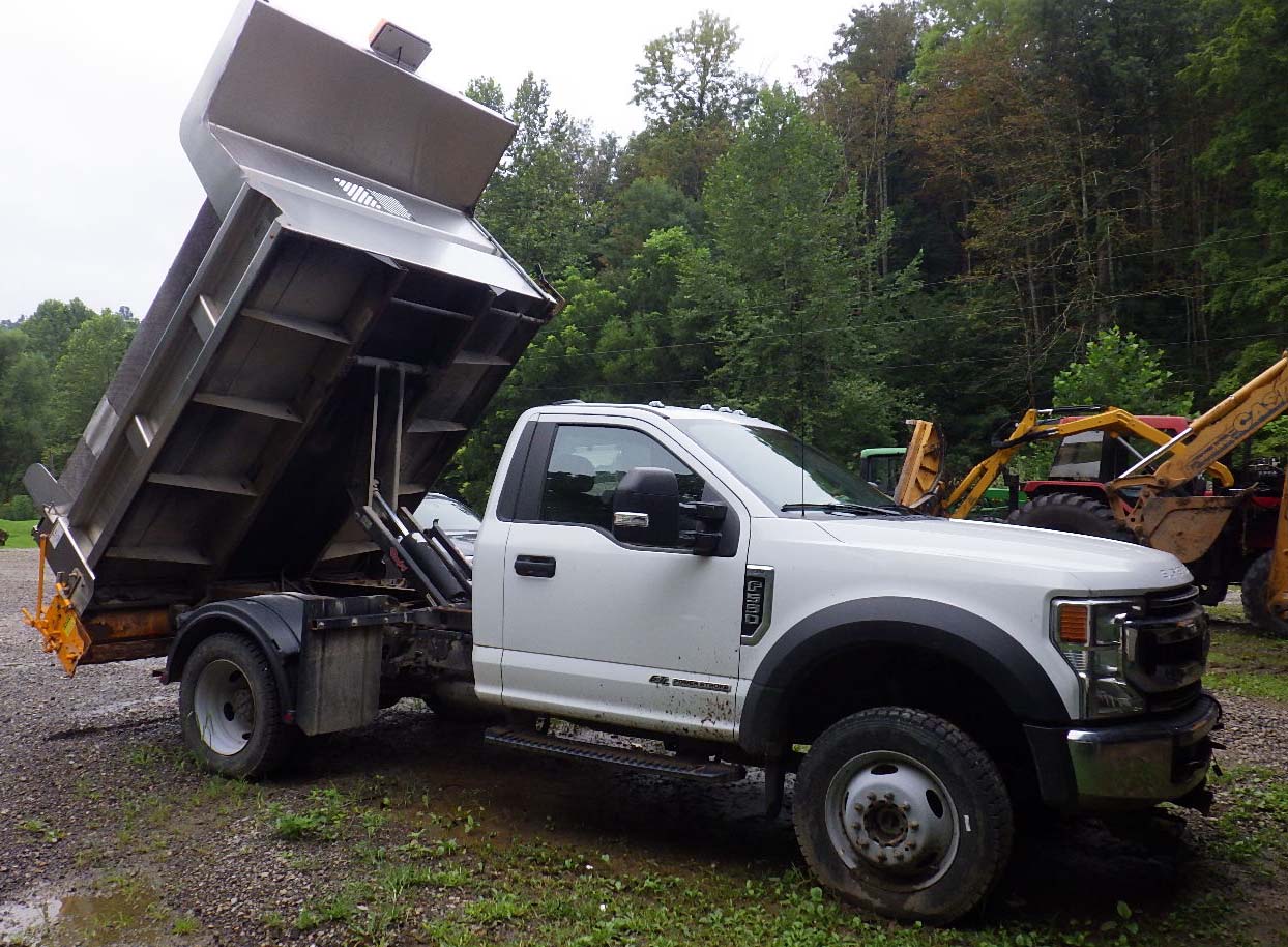 2020 Ford F-550 4×4 Dump Truck - Image 5