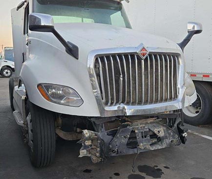 2020 International LT625 - Image 3