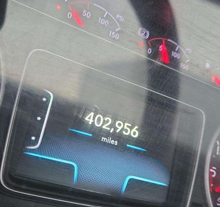 2020 International LT625 - Image 6