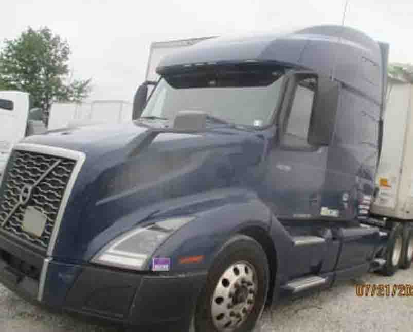 2021 Volvo VNL - Image 2