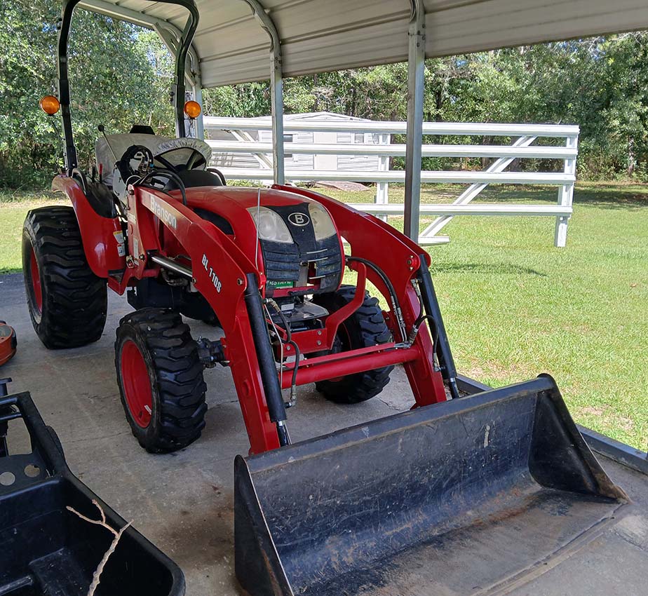 2022 Branson 2610H Tractor - Image 2