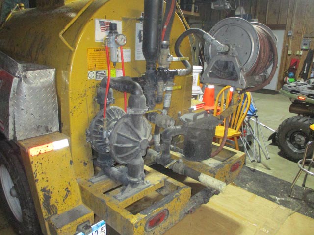 2024 Seal-Rite SR-550 Sealcoating Trailer - Image 8