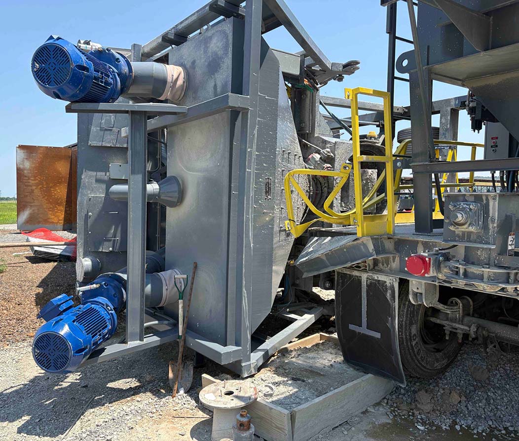 2025 Erie Strayer MC-11C Mobile Self Erect Mix Plant - Image 14
