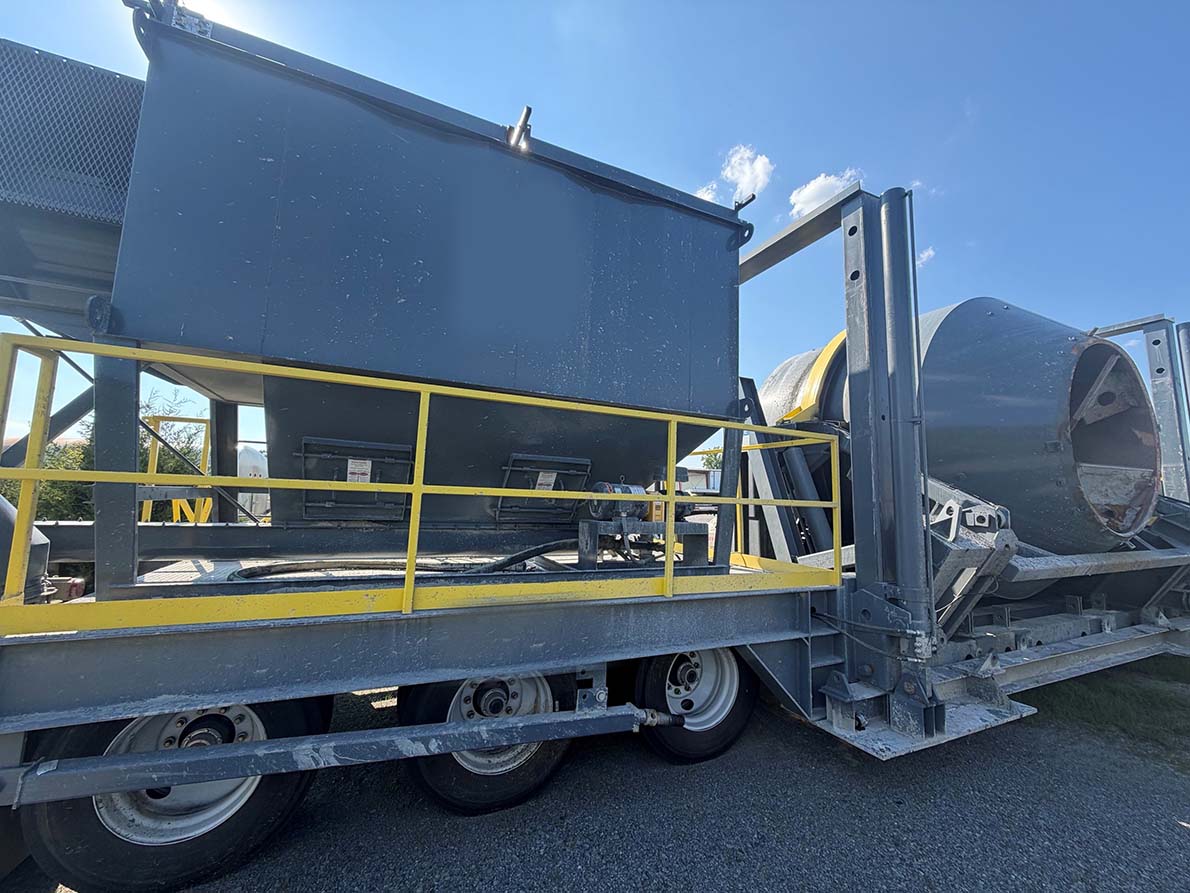 2025 Erie Strayer MC-11C Mobile Self Erect Mix Plant - Image 3