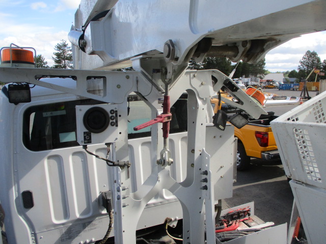 2026 Freightliner M2 106 Bucket Truck - Image 33