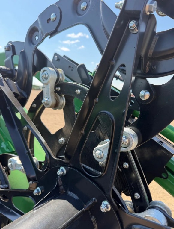 2026 John Deere HDF 50 Hinged Frame Draper Header - Image 12