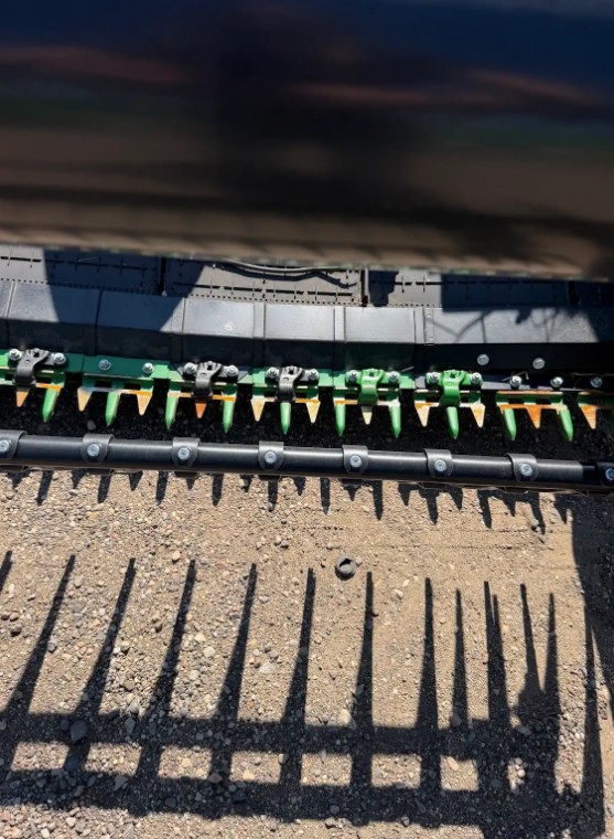 2026 John Deere HDF 50 Hinged Frame Draper Header - Image 14