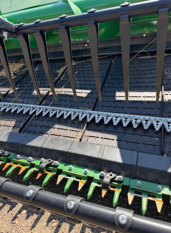 2026 John Deere HDF 50 Hinged Frame Draper Header - Image 18