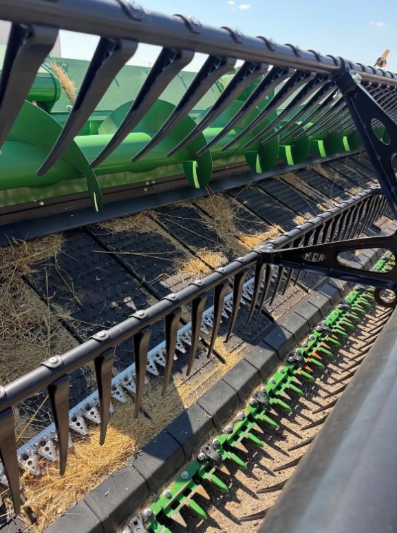 2026 John Deere HDF 50 Hinged Frame Draper Header - Image 6