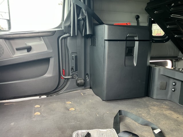 2027 Freightliner Cascadia - Image 6