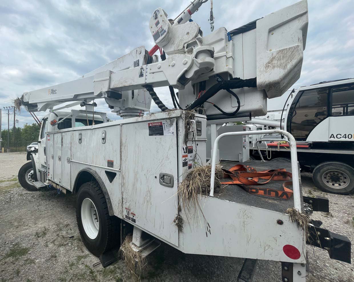 2027 Freightliner M2 w/ Altec TA60 Telescopic Articulated Aerial Device - Image 3