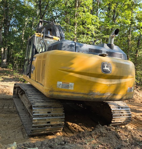 2021 DEERE 210G Excavator - Image 4