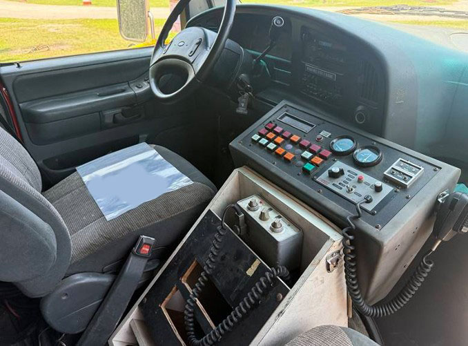 1993 Ford E350 Super Duty Econoline - Image 21
