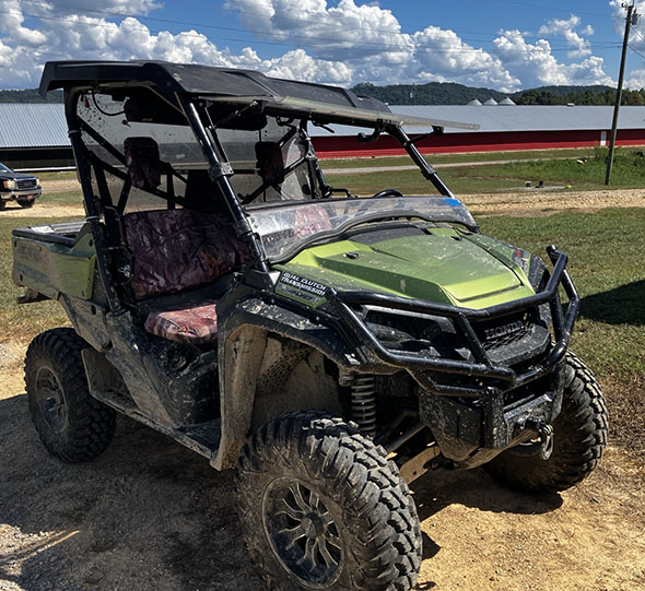 2021 Honda Pioneer LE UTV