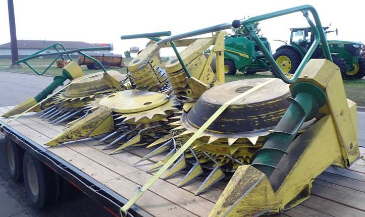 John Deere 676 Forage Header