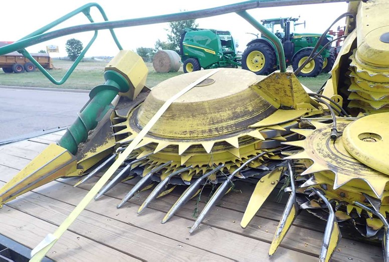 John Deere 676 Forage Header - Image 10