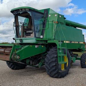 1995 John Deere 9600 Combine