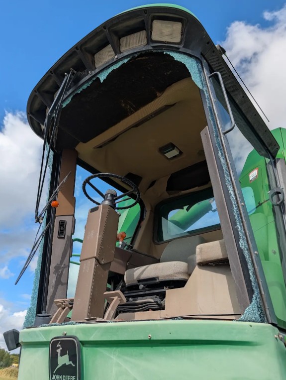 1995 John Deere 9600 Combine - Image 11