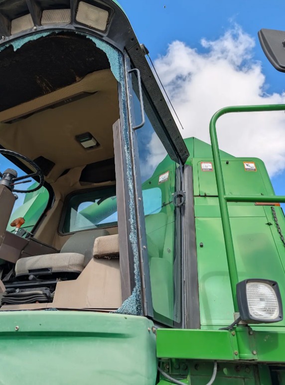 1995 John Deere 9600 Combine - Image 12