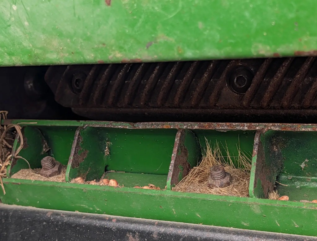 1995 John Deere 9600 Combine - Image 16