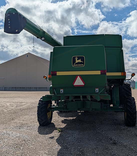 1995 John Deere 9600 Combine - Image 5