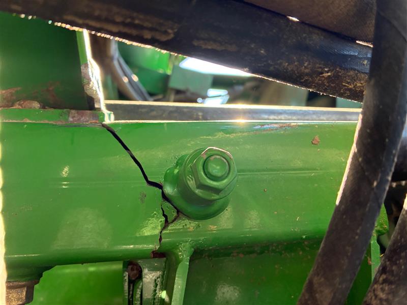2004 John Deere 9760 STS Combine - Image 2