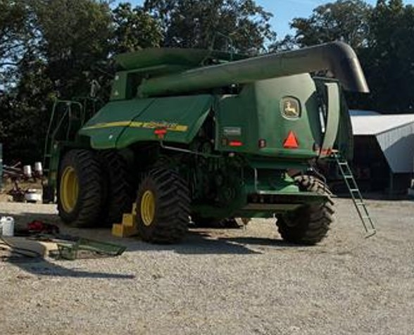 2004 John Deere 9760 STS Combine - Image 10