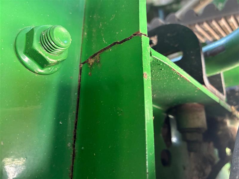 2004 John Deere 9760 STS Combine - Image 3