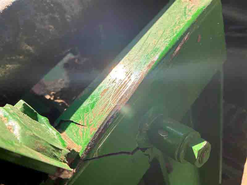 2004 John Deere 9760 STS Combine - Image 6