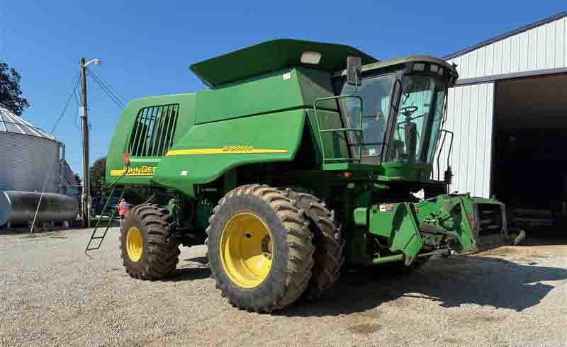 2004 John Deere 9760 STS Combine - Image 7