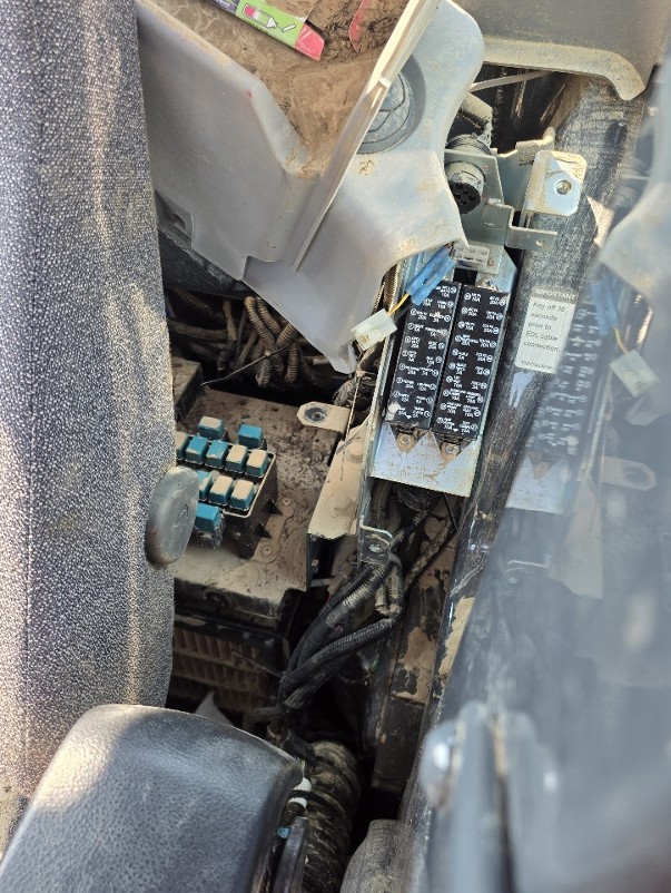 2021 DEERE 210G Excavator - Image 13