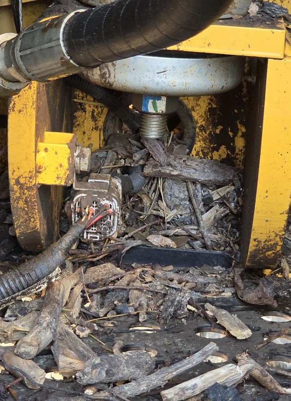 2021 DEERE 210G Excavator - Image 5
