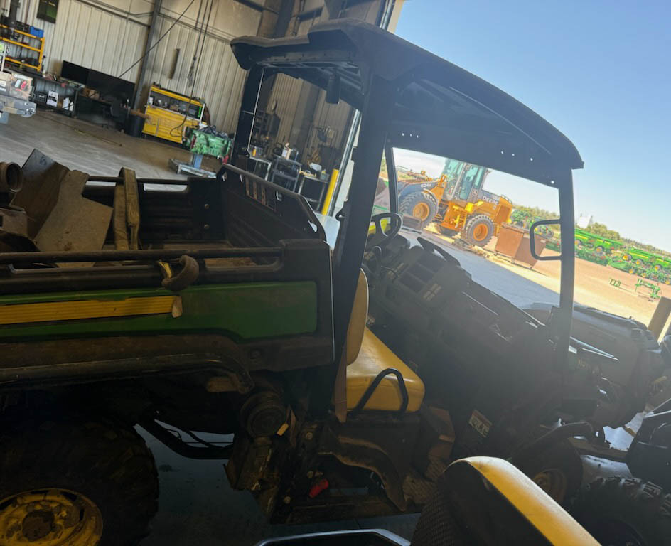 2020 John Deere Gator XUV835M - Image 2