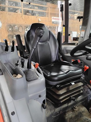2020 Kubota L6060 Tractor - Image 13