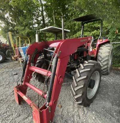 2016 Mahindra 5570 Tractor