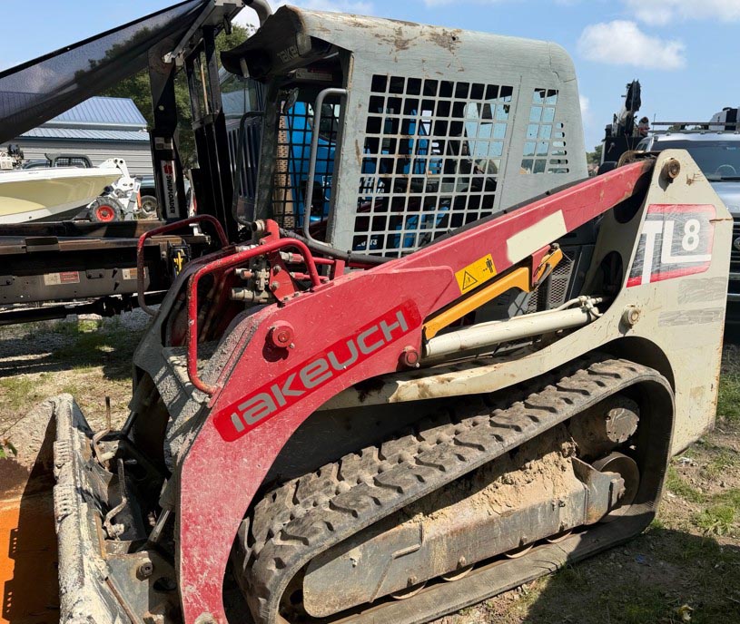 2019 Takeuchi TL8 Skid Steer - Image 2