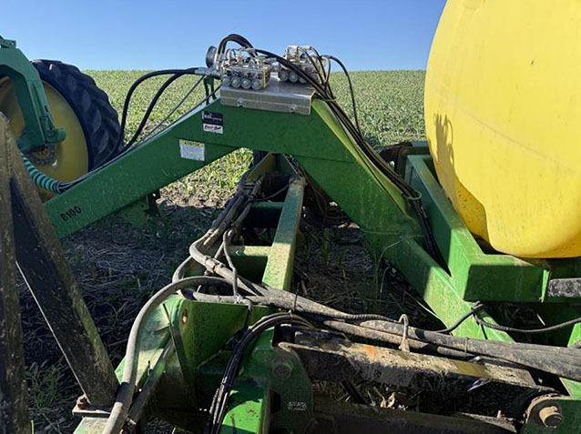 2008 FAST 8100 Fertilizer Applicator - Image 10
