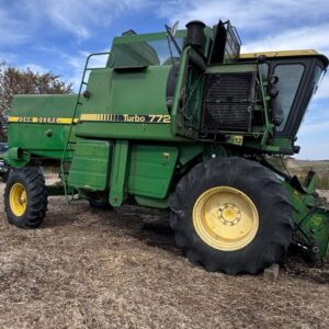 1984 John Deere 7720 Combine