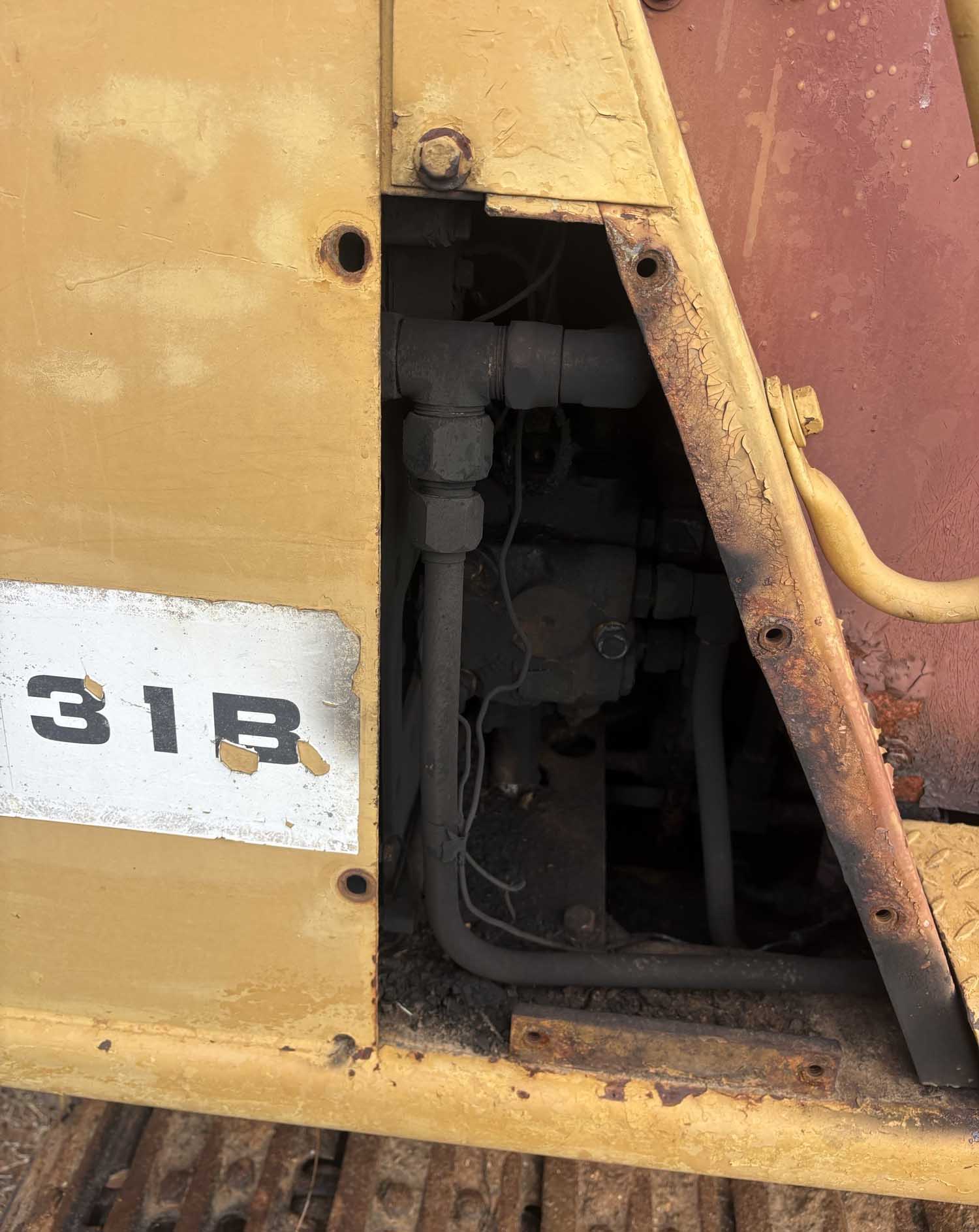 1985 Caterpillar 931B-2 Dozer - Image 10