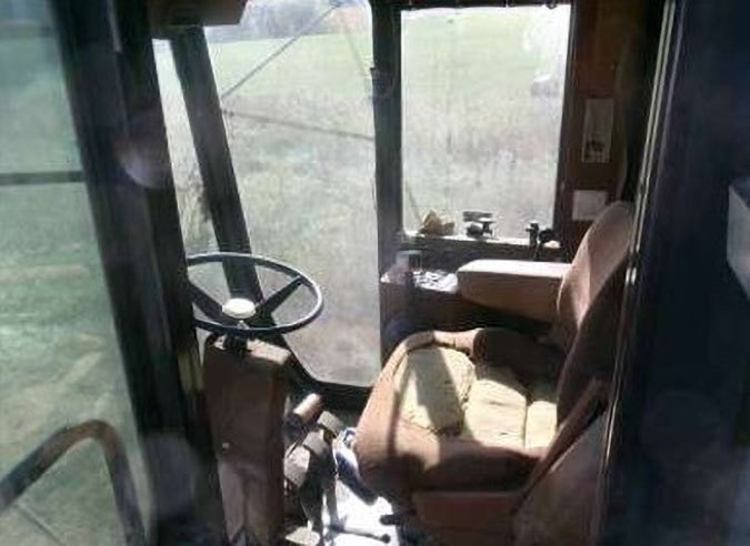1989 Gleaner R50 Combine - Image 14