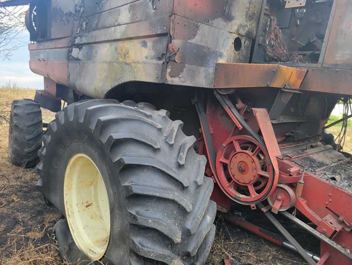 1990 Case IH 1680 Combine - Image 22