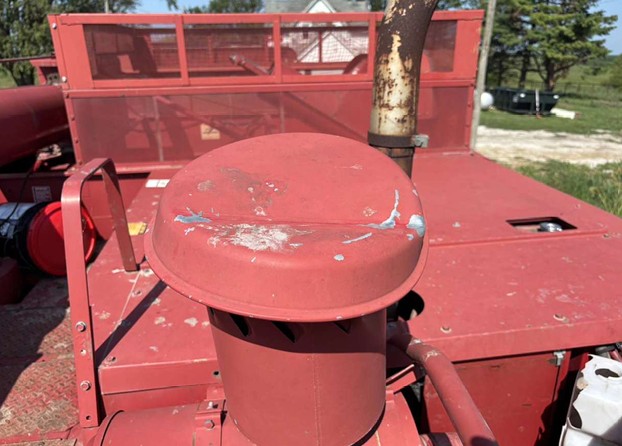 1991 Case IH 1660 Combine & 2000 Case IH 1020 Flex Header - Image 11
