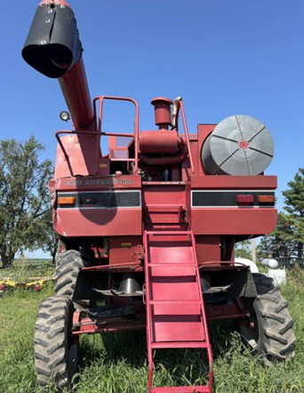 1991 Case IH 1660 Combine & 2000 Case IH 1020 Flex Header - Image 3