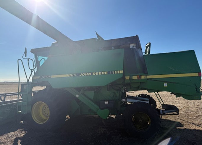 1994 John Deere 9500 Combine