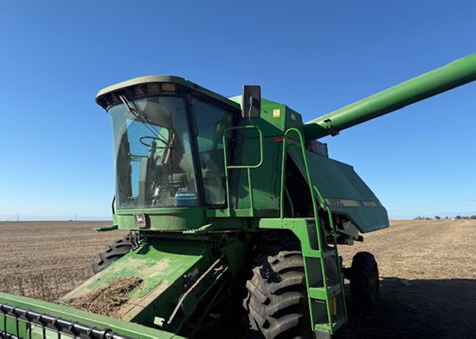 1994 John Deere 9500 Combine - Image 4