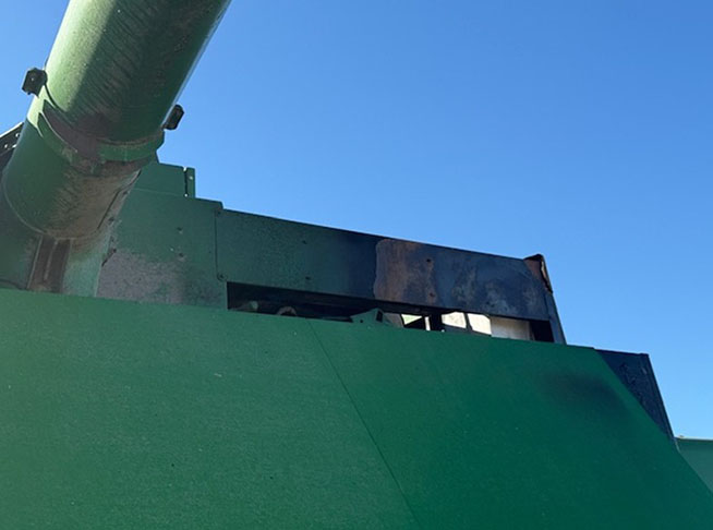 1994 John Deere 9500 Combine - Image 8