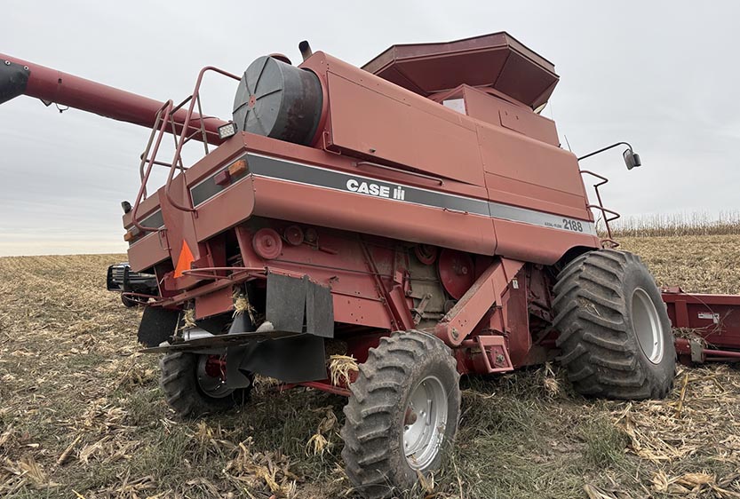 1996 CASE IH 2188 Combine - Image 4