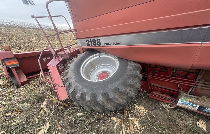 1996 CASE IH 2188 Combine - Image 9